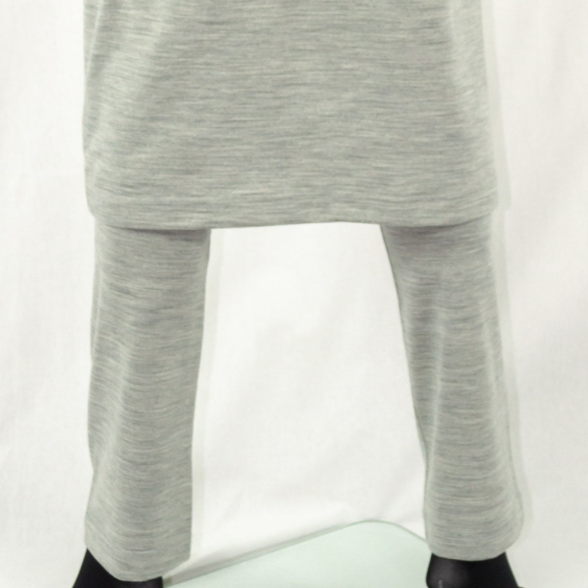ウール100%のスカート付きレギンス